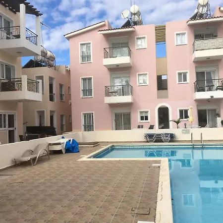 Limnos Gardens דירה *