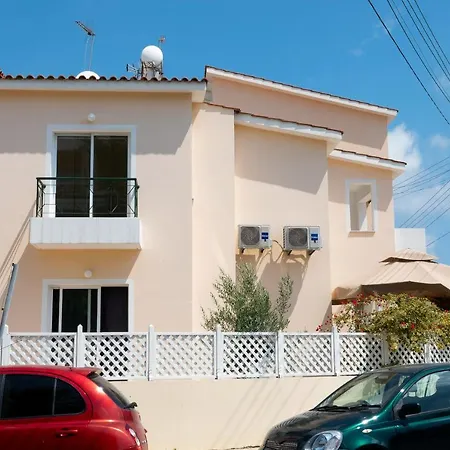 Limnos Gardens * Paphos